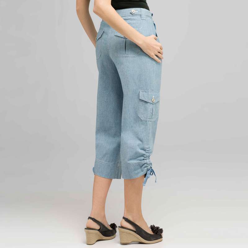カプリお役立ちパンツ, シャンブレーブルー, large image number 1